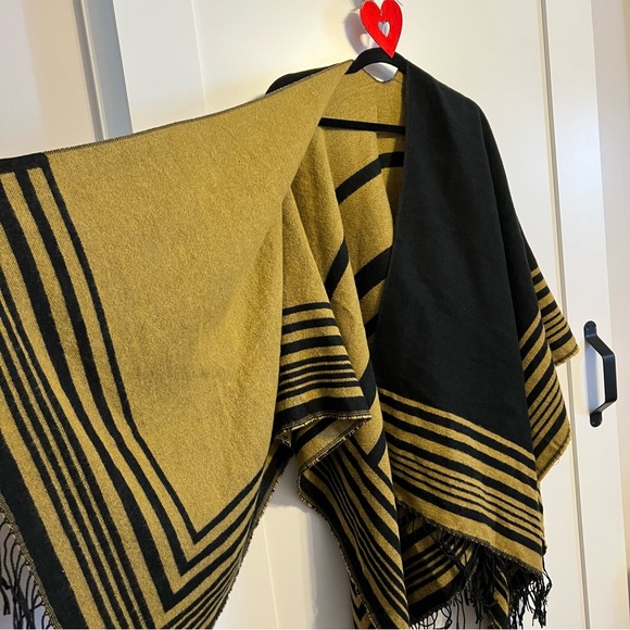 OS Black and Gold Poncho - Picture 2 of 4